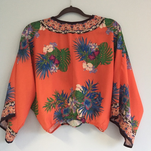 Floral Tropical Top - Picture 2 of 3